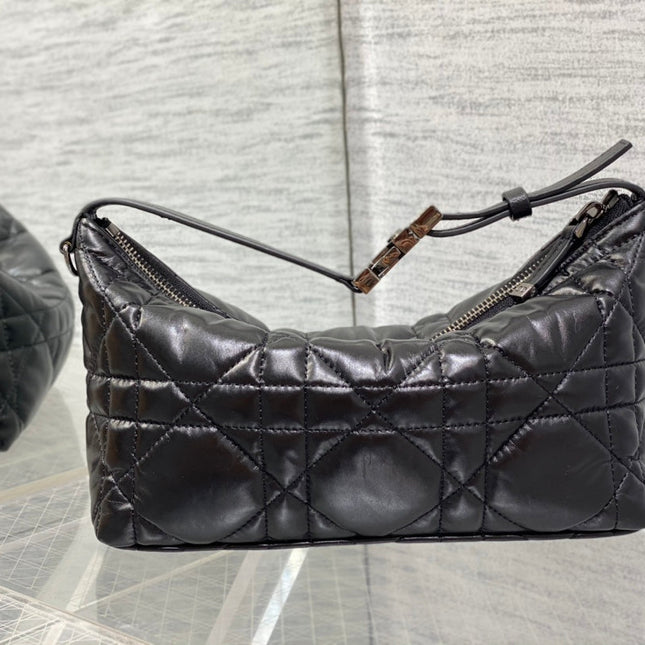 TRAVEL NOMAD POUCH 22 IN BLACK MACROCANNAGE LAMBSKIN
