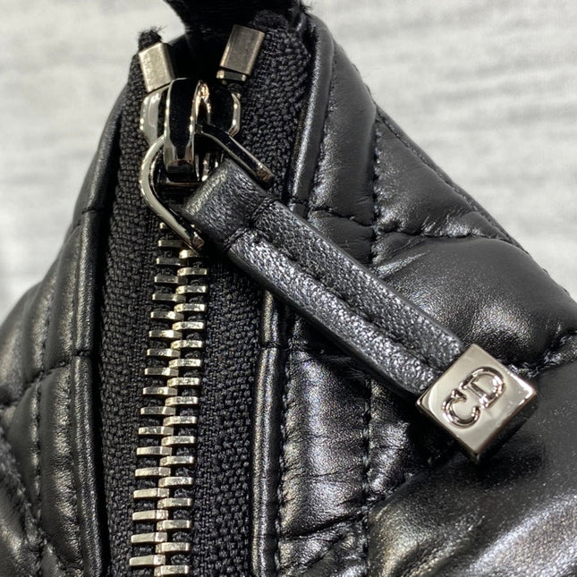 TRAVEL NOMAD POUCH 22 IN BLACK MACROCANNAGE LAMBSKIN