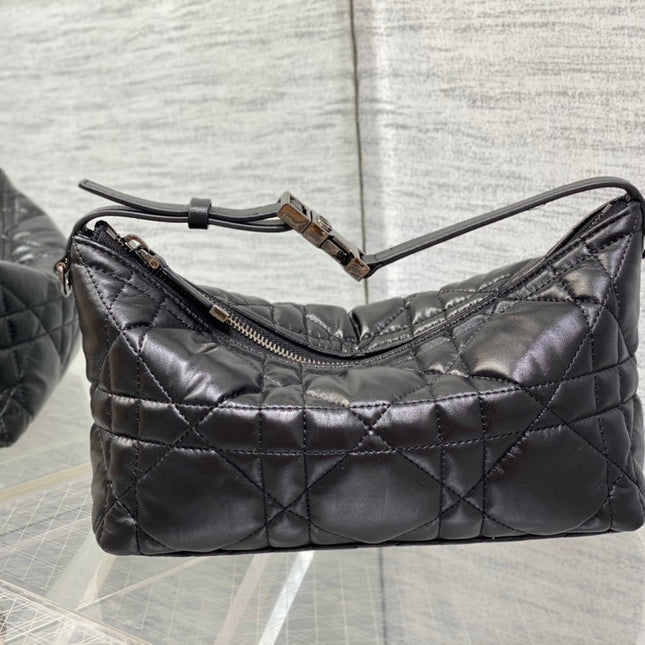 TRAVEL NOMAD POUCH 22 IN BLACK MACROCANNAGE LAMBSKIN