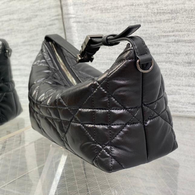 TRAVEL NOMAD POUCH 22 IN BLACK MACROCANNAGE LAMBSKIN