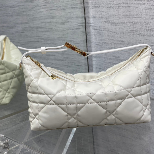 TRAVEL NOMAD POUCH 22 IN WHITE MACROCANNAGE LAMBSKIN GOLD HARDWARE