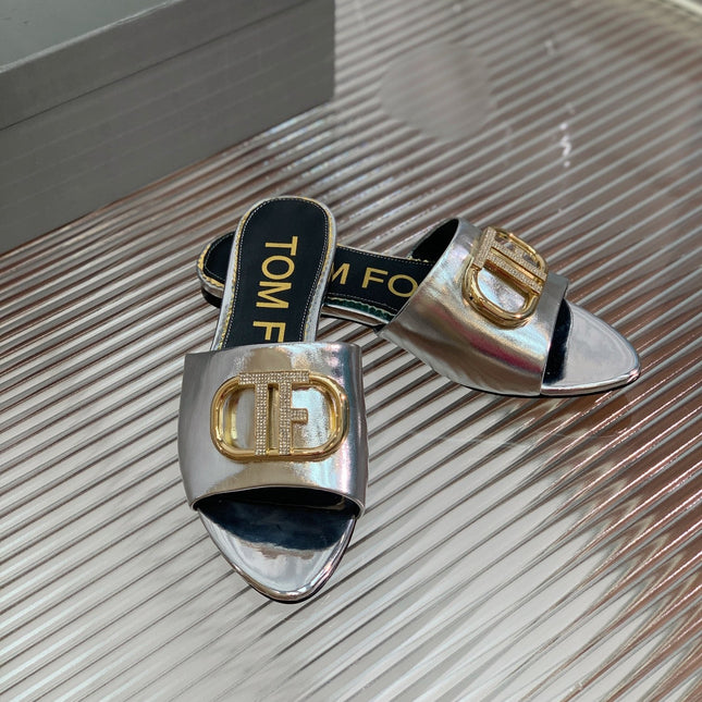 FLAT SLIDE IN SILVER METALLIC CALFSKIN