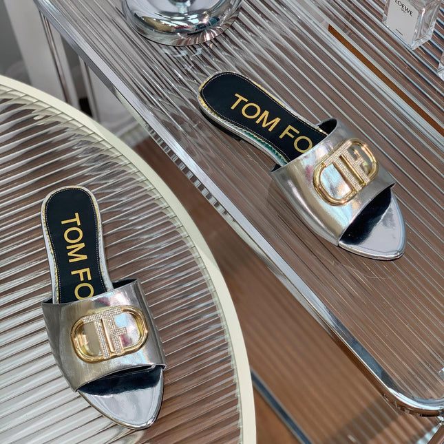 FLAT SLIDE IN SILVER METALLIC CALFSKIN