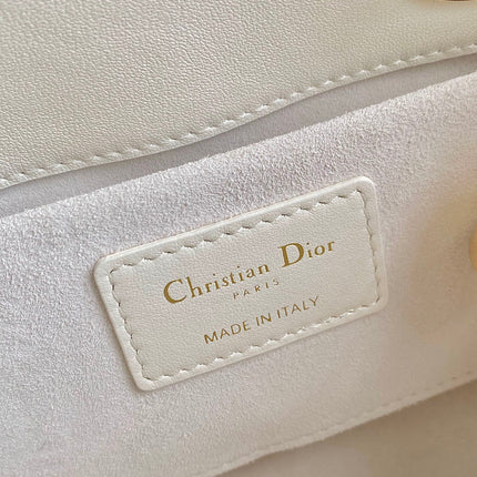 MINI LADY 19 IN WHITE LAMBSKIN