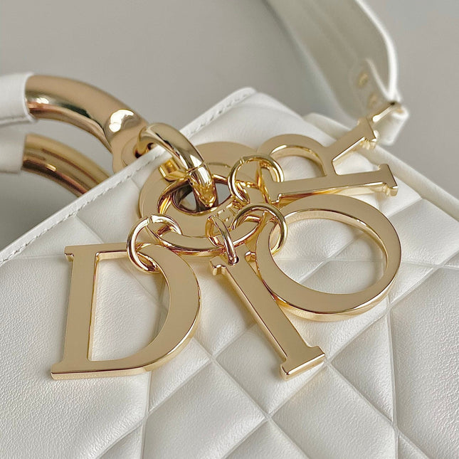 MINI LADY 19 IN WHITE LAMBSKIN