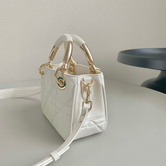 MINI LADY 19 IN WHITE LAMBSKIN
