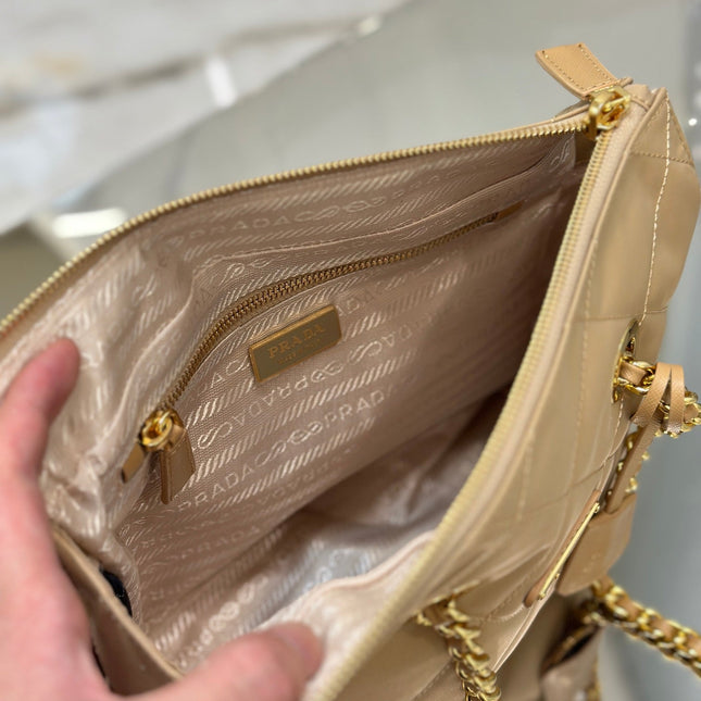 VINTAGE HOBO BAG 25 IN LIGHT FRENCH BEIGE QUILTED NYLON GOLD HARDWARE