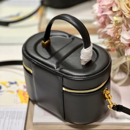 CARO SMALL 20 VANITY CASE IN BLACK SMOOTH LAMBSKIN