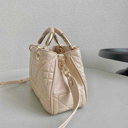 LADY 25 HANDBAG IN BEIGE CALFSKIN