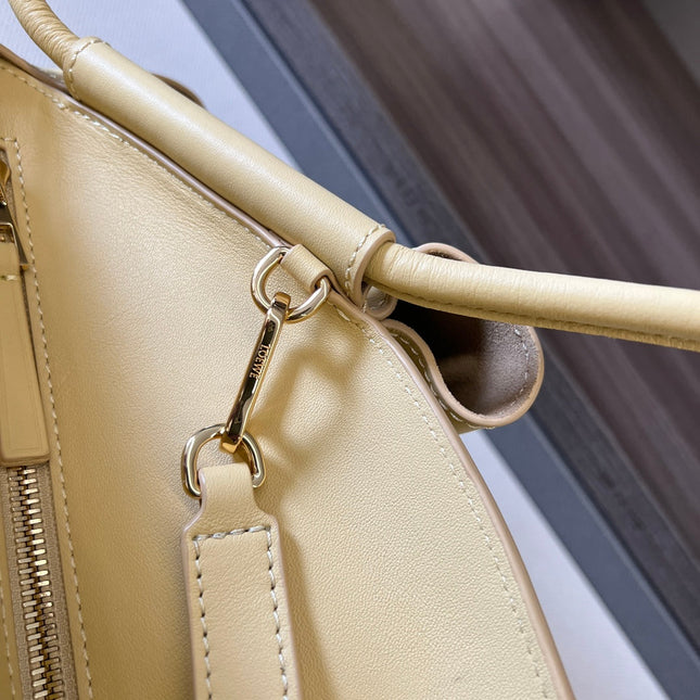 PASEO DUMPLING 31 BAG IN LIGHT YELLOW NAPPA CALFSKIN