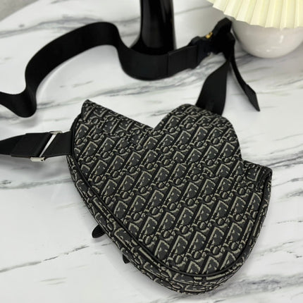 SADDLE 28 BAG IN BLACK OBLIQUE JACQUARD