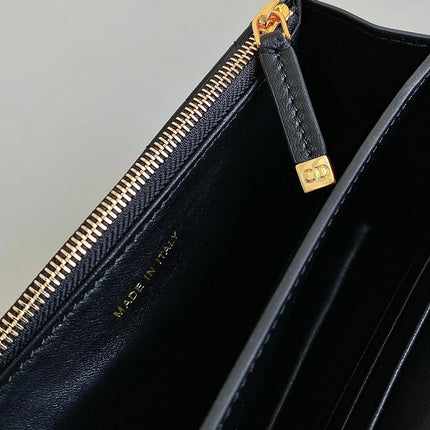MINI CHAIN BAG 17 IN BLACK CALFSKIN
