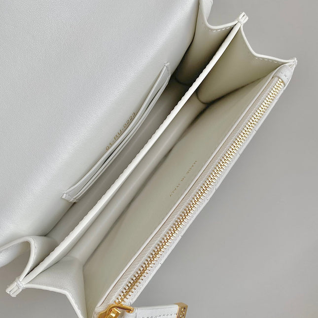 MINI CHAIN BAG 17 IN WHITE CALFSKIN