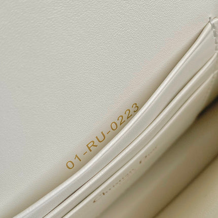 MINI CHAIN BAG 17 IN WHITE CALFSKIN