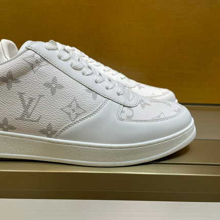LV RIVOLI SNEAKER WHITE