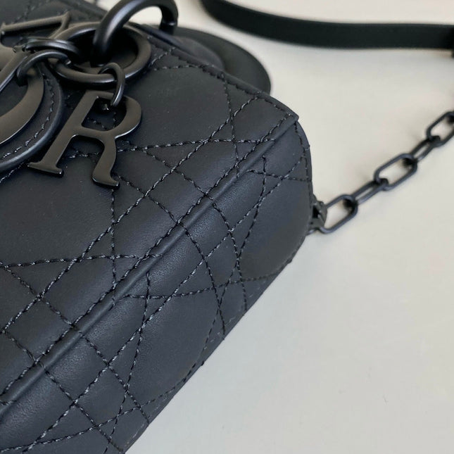 D-JOY BAG 22 IN BLACK LAMBSKIN