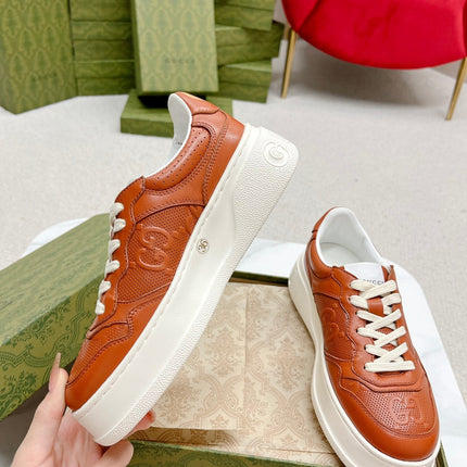 GG EMBOSSED TRAINER CARAMEL CALFSKIN