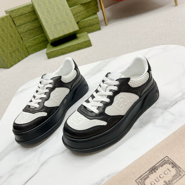 GG EMBOSSED TRAINER BLACK AND WHITE CALFSKIN