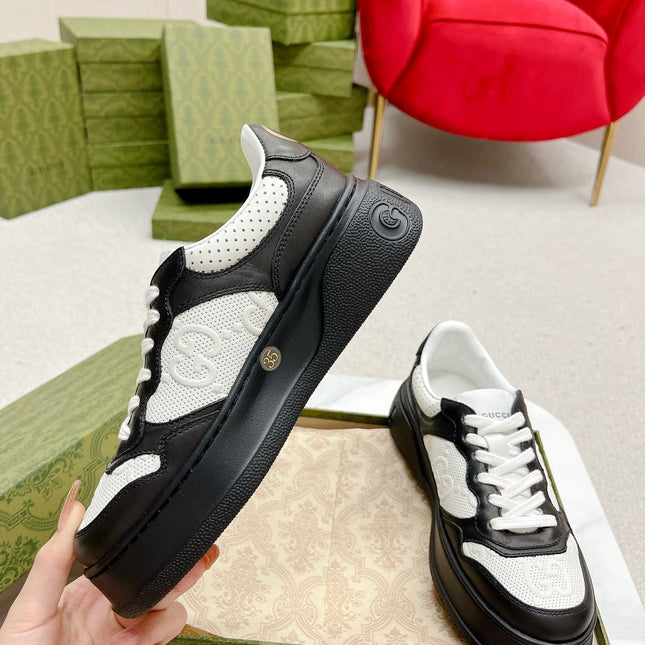 GG EMBOSSED TRAINER BLACK AND WHITE CALFSKIN