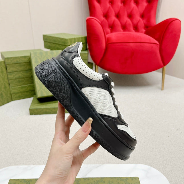 GG EMBOSSED TRAINER BLACK AND WHITE CALFSKIN