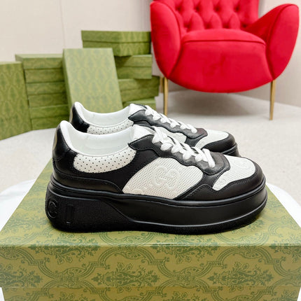 GG EMBOSSED TRAINER BLACK AND WHITE CALFSKIN