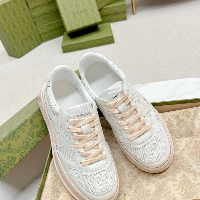 GG EMBOSSED TRAINER WHITE AND PASTEL PINK CALFSKIN