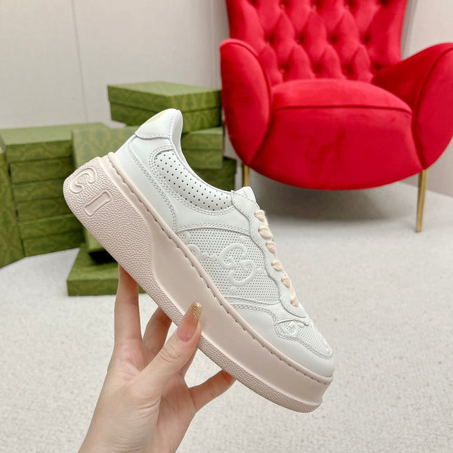 GG EMBOSSED TRAINER WHITE AND PASTEL PINK CALFSKIN
