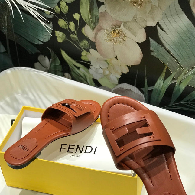 FENDI BAGUETTE SLIDES IN CINNAMON BROWN LAMBSKIN