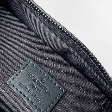 LV 25S FASTLINE MESSENGER BAG 23 IN BLACK CALFSKIN