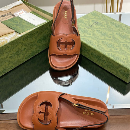 GG INTERLOCKING G CUT OUT SANDAL CARAMEL LAMBSKIN