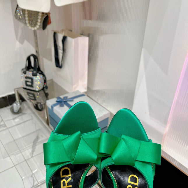 HIGH HEELS 11 CM IN COOL GREEN PURE SILK AND LAMBSKIN