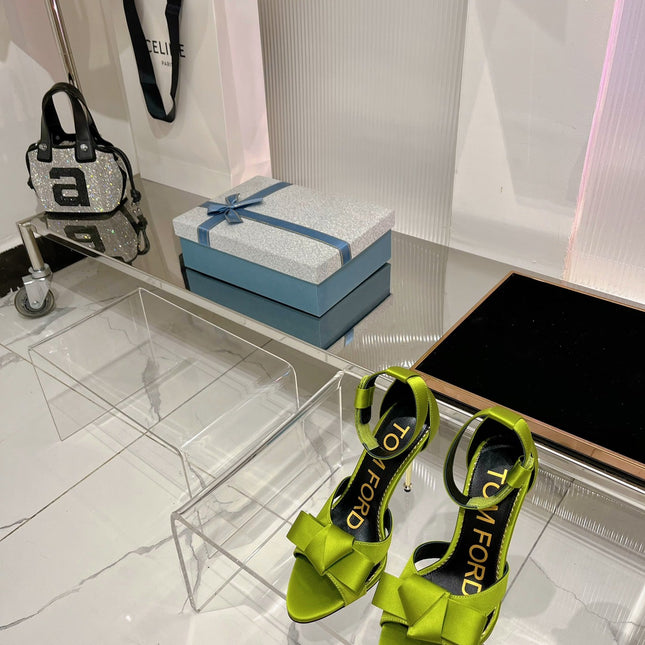 HIGH HEELS 11 CM IN PEAR GREEN PURE SILK AND LAMBSKIN