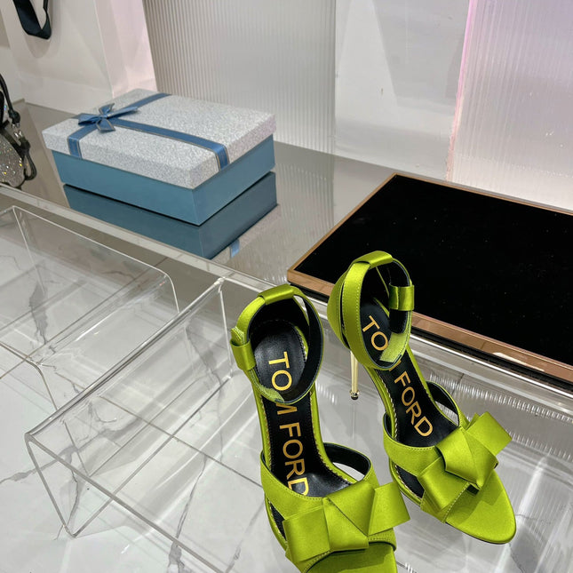 HIGH HEELS 11 CM IN PEAR GREEN PURE SILK AND LAMBSKIN