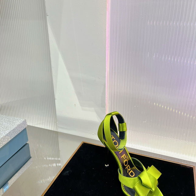 HIGH HEELS 11 CM IN PEAR GREEN PURE SILK AND LAMBSKIN