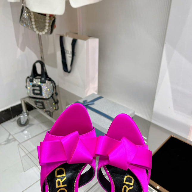 HIGH HEELS 11 CM IN BRIGHT PINK PURE SILK AND LAMBSKIN