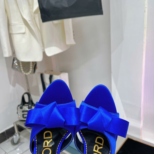 HIGH HEELS 11 CM IN COBALT BLUE PURE SILK AND LAMBSKIN