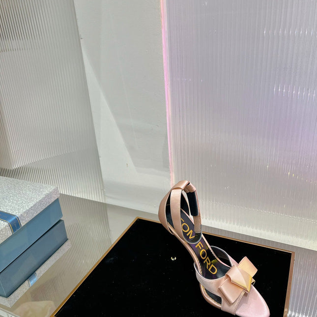 HIGH HEELS 11 CM IN PEACH PINK PURE SILK AND LAMBSKIN