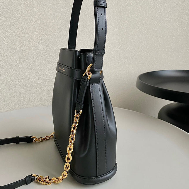 MEDIUM C'EST 24 IN BLACK CD-EMBOSSED CALFSKIN