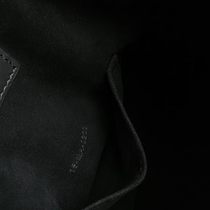 MEDIUM C'EST 24 IN BLACK CD-EMBOSSED CALFSKIN