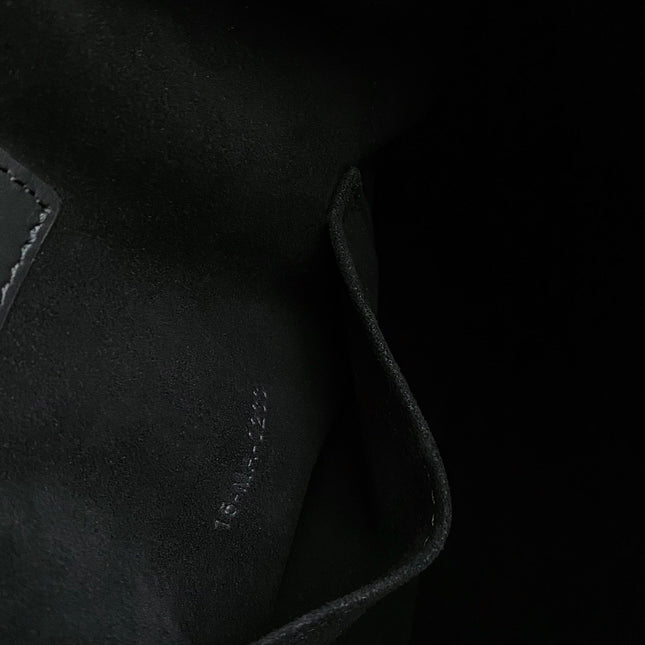MEDIUM C'EST 24 IN BLACK CD-EMBOSSED CALFSKIN