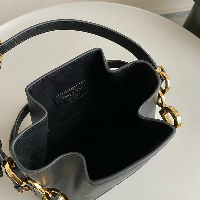 MEDIUM C'EST 24 IN BLACK CD-EMBOSSED CALFSKIN