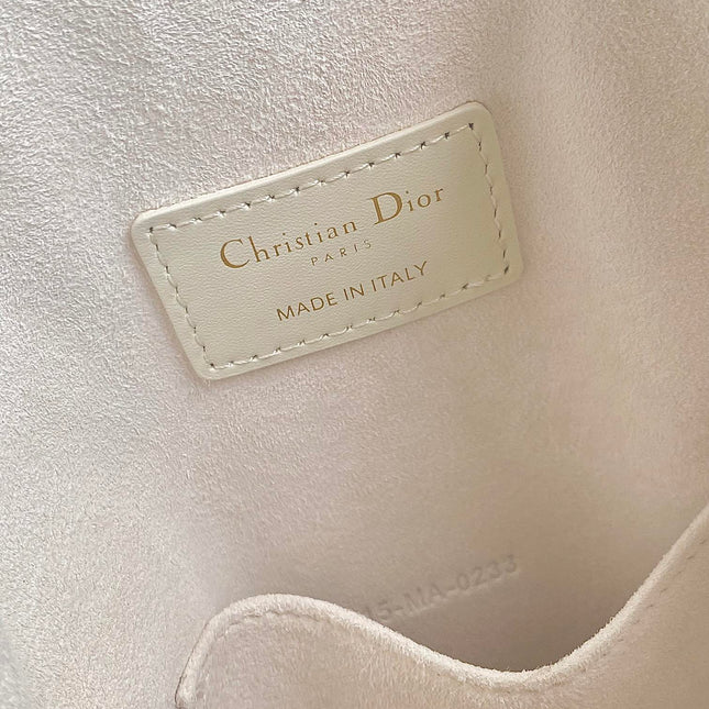 MEDIUM C'EST 24 IN WHITE CD-EMBOSSED CALFSKIN
