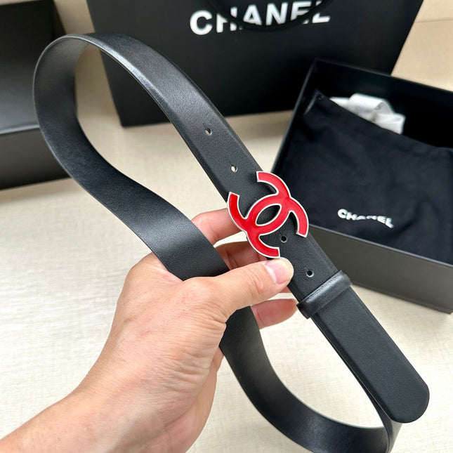 CC 30MM BELT IN BLACK SMOOTH CALFSKIN WITH RED METAL LOGO