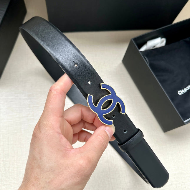 CC 30MM BELT IN BLACK SMOOTH CALFSKIN WITH NAVY BLUE METAL LOGO