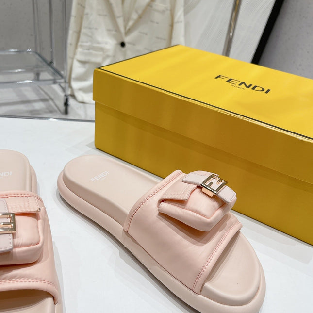 FENDI BAGUETTE SLIPPERS IN PASTEL PINK LAMBSKIN WITH GOLD HARDWARE