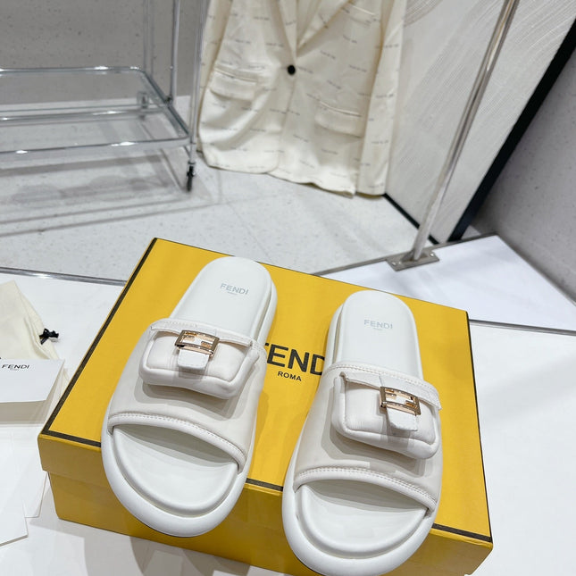 FENDI BAGUETTE SLIPPERS IN WHITE LAMBSKIN WITH GOLD HARDWARE