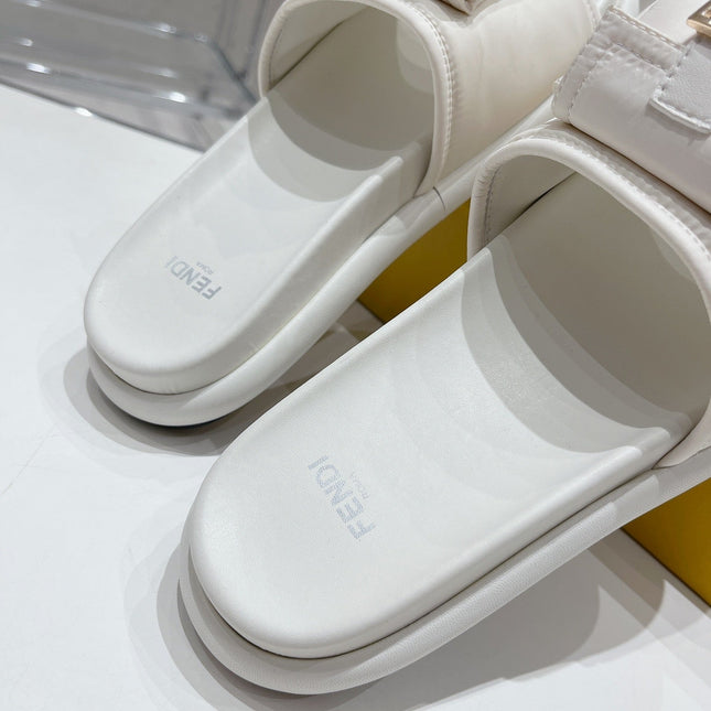FENDI BAGUETTE SLIPPERS IN WHITE LAMBSKIN WITH GOLD HARDWARE