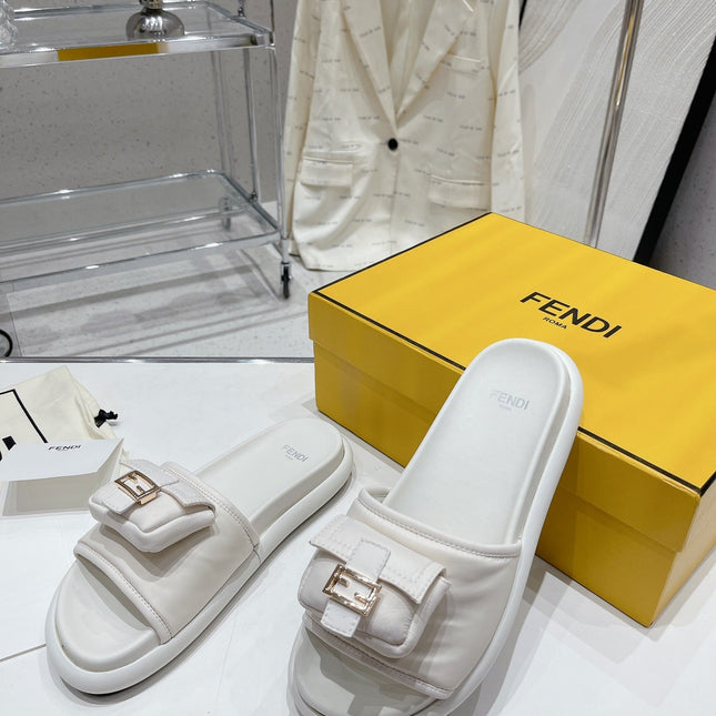 FENDI BAGUETTE SLIPPERS IN WHITE LAMBSKIN WITH GOLD HARDWARE