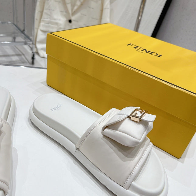 FENDI BAGUETTE SLIPPERS IN WHITE LAMBSKIN WITH GOLD HARDWARE