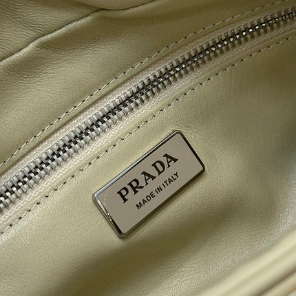 CAMERA BAG 23 IN CREAM WRINKLED LAMBSKIN